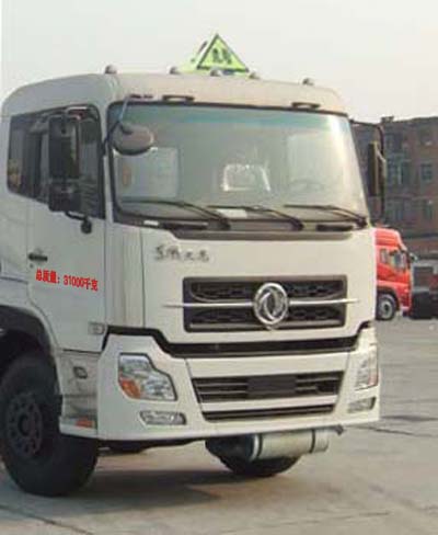 东风天龙前四后八油罐车