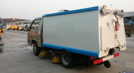 福田小型扫地车