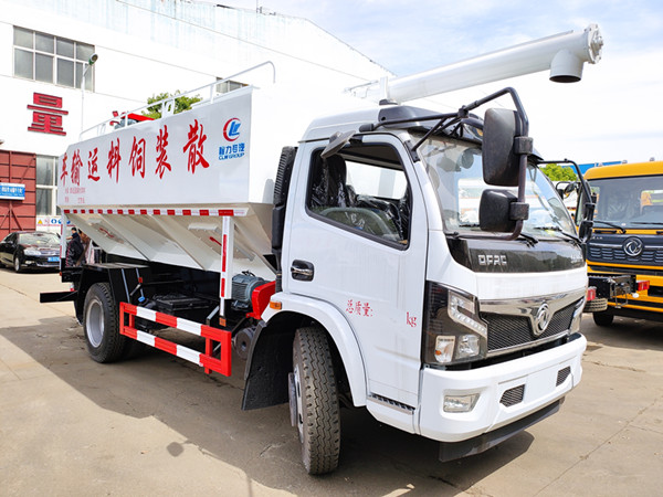 东风大多利卡12方散装饲料运输车