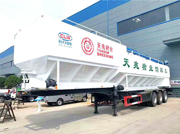 半挂饲料车55方