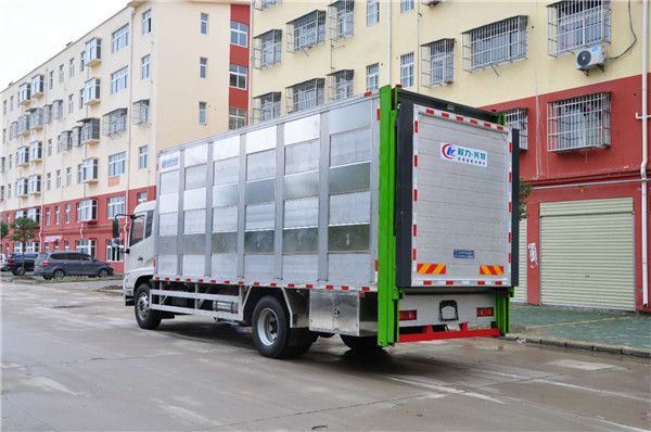 6.8米运猪车(东风天锦)