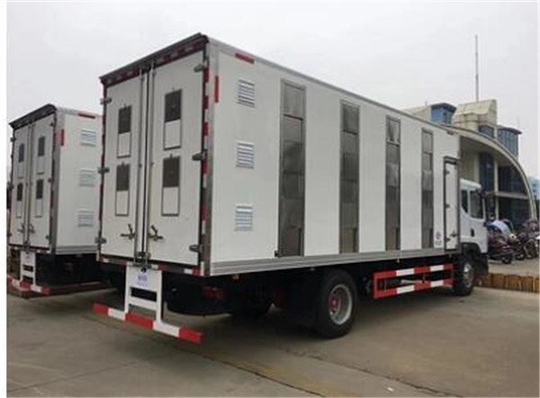 东风D9多利卡畜禽运输车