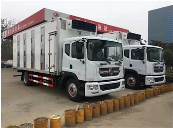 东风D9多利卡畜禽运输车