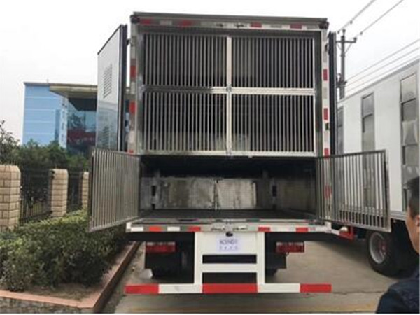 东风D9多利卡畜禽运输车