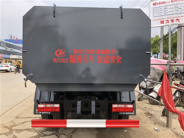 东风5方挂桶垃圾车