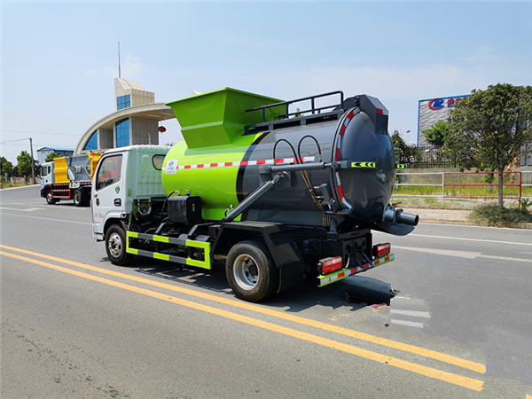5方餐厨垃圾车(圆罐)