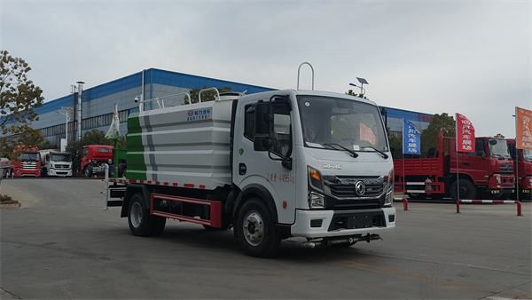 东风7方蓝牌洒水车