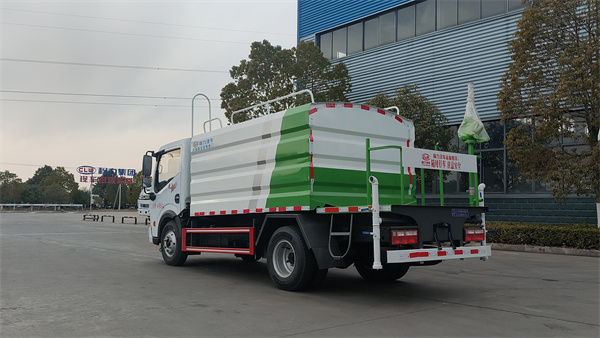 东风7方蓝牌洒水车
